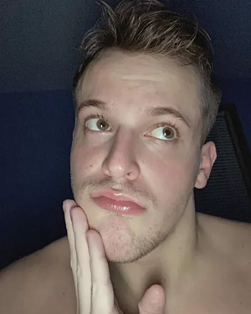 I like this picture of myself. That’s all.