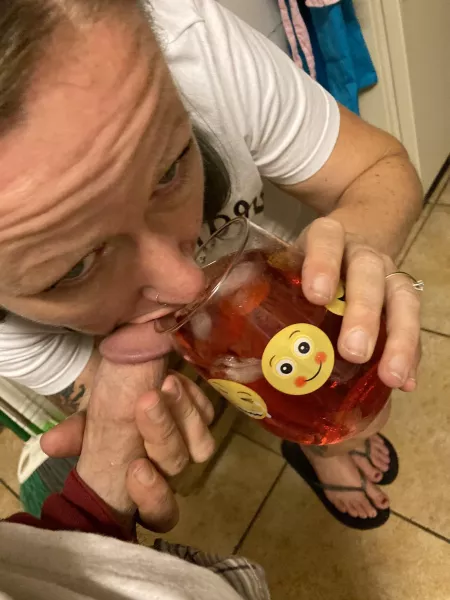 I like to suck and drink I like to suck and drink