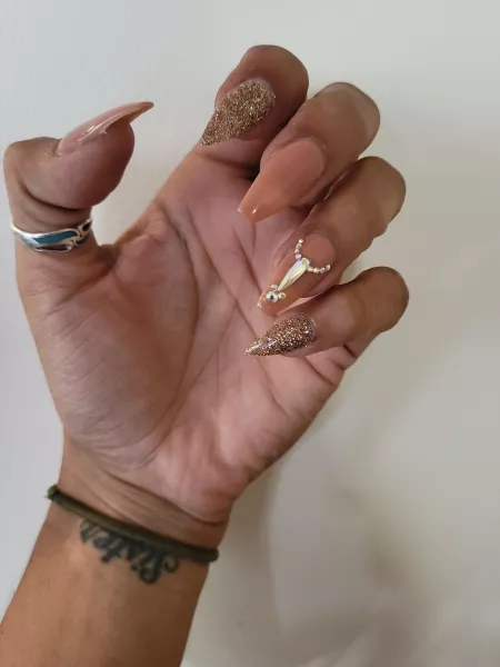 I love being a little 'extra' when it comes to my nails😌😘