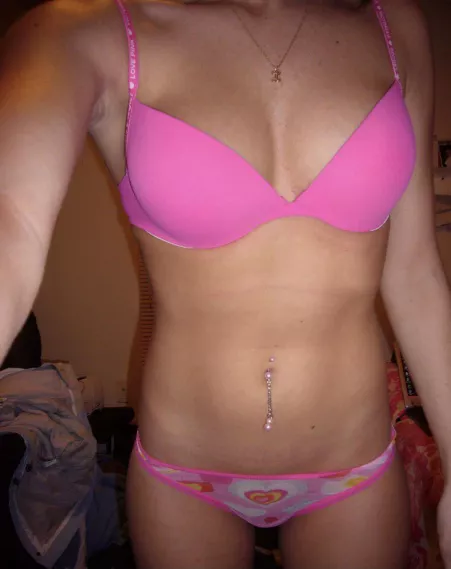 I love looking at my tummy, thinking how cute I could look if you just let go inside of me 🥵🤰