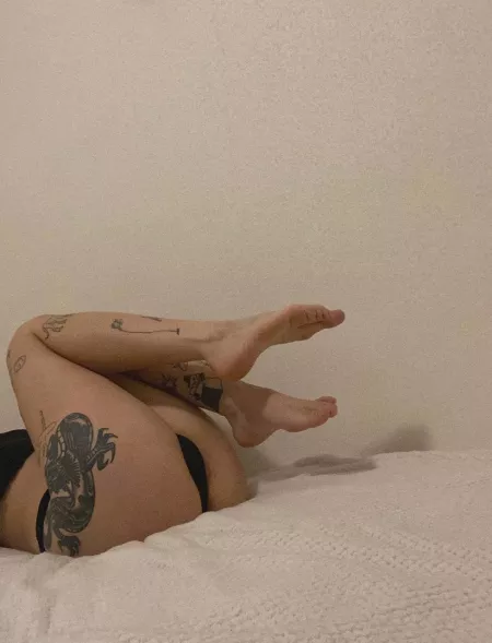 I love making older men hard 💜