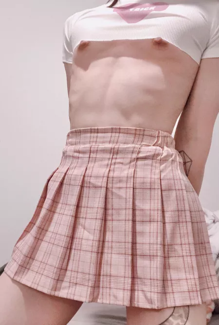 I may have cut my shirt too short π³ I may have cut my shirt too short π³