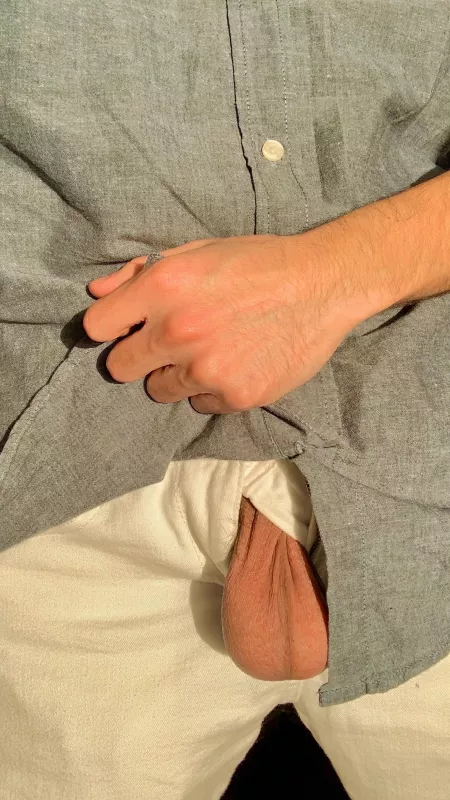 🔥😳 I need a bro to rub them or kiss them 🤤 what would you do?