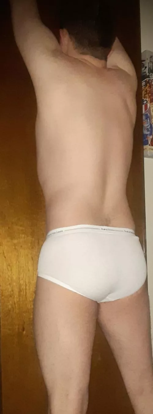 I only wear tighty whities 🙂