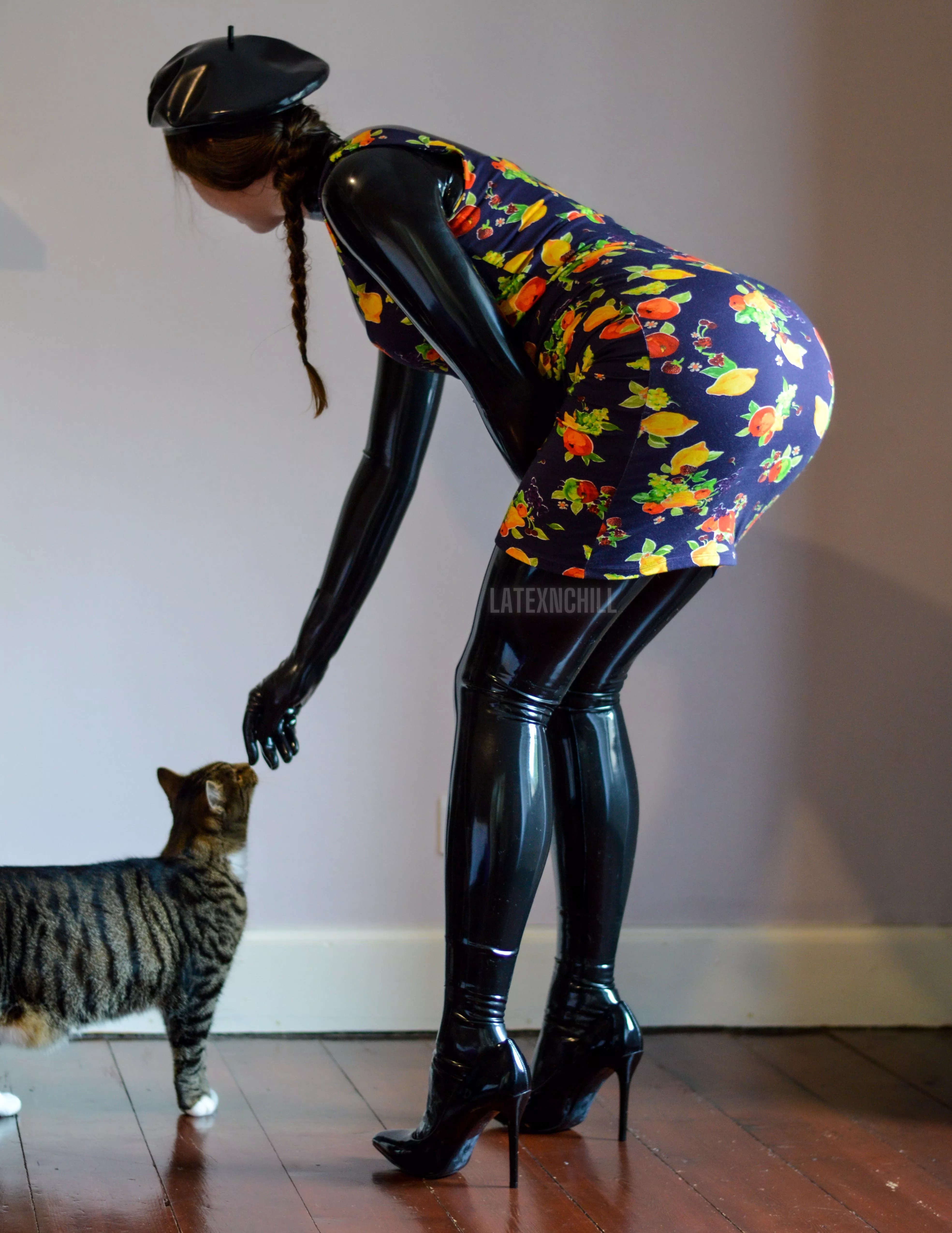 I really love seeing more latex on the runways and worn by celebrities, I love seeing this amazing material being ‘normalised’.
