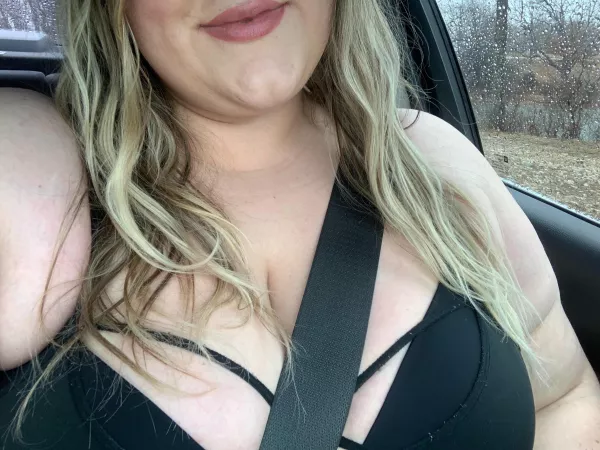 I remembered to wear my bra this time, but I still forgot the shirt 😅