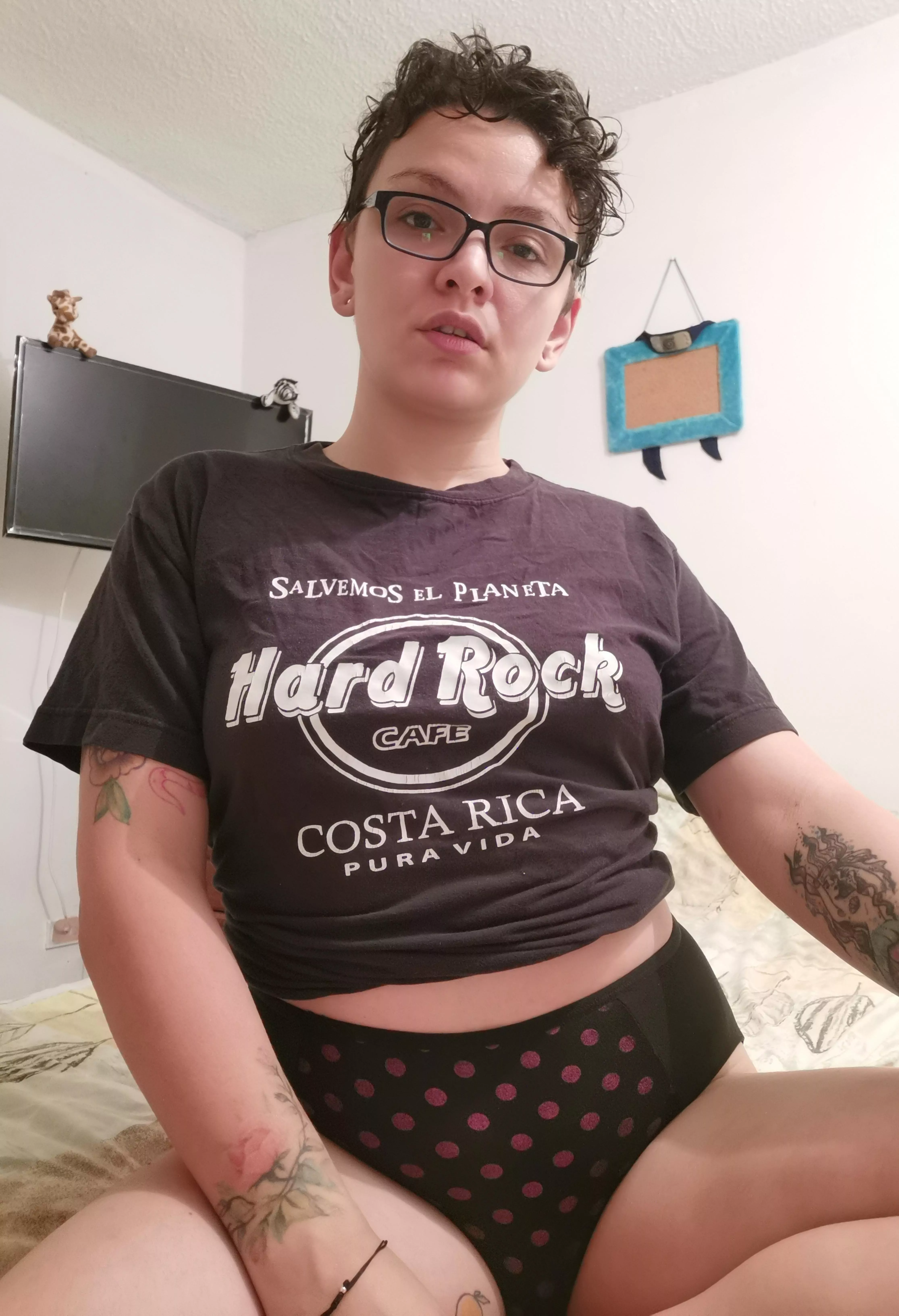 I sell sext, cam, cock ratings, premades and customs! Contact below 👅 [gfe][kik][snap]