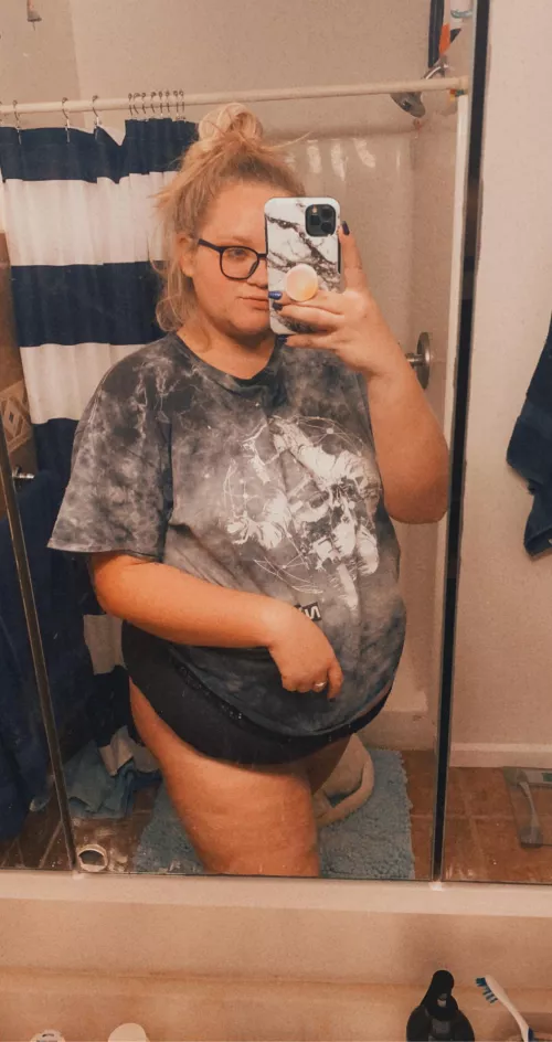 I should have taken my shirt off so you could have seen more of my curves. 🥺