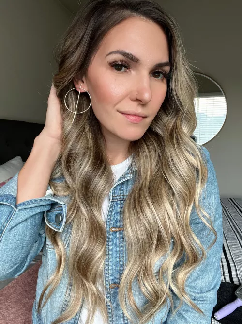 I think I’m in the right place, let me know if you want to see more 😘