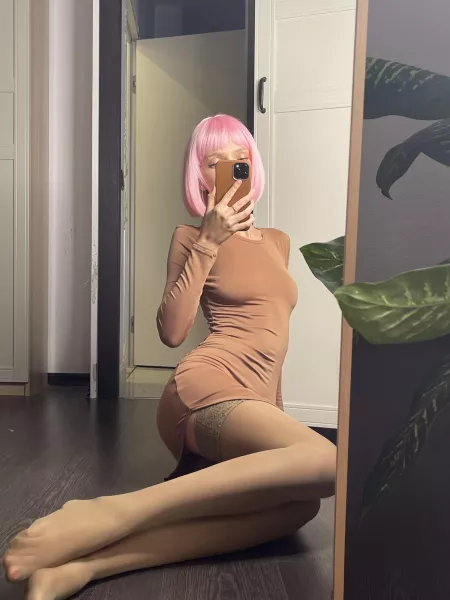 I think the stockings fit perfectly with the dress