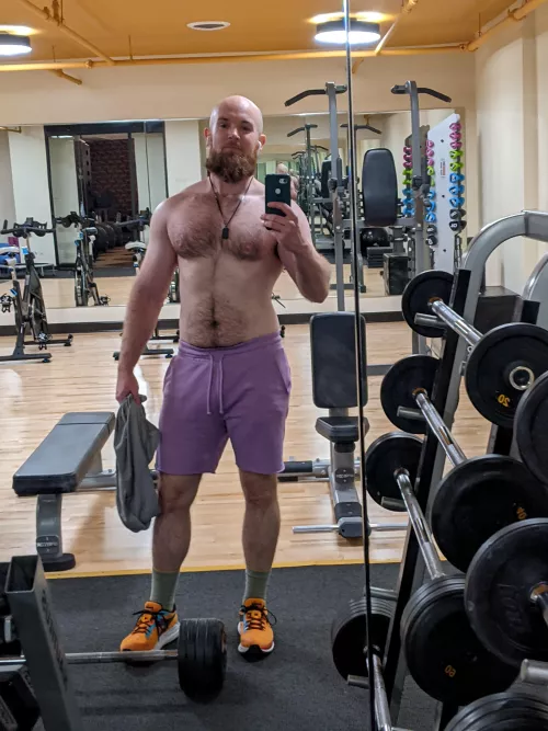 I used to be skinny and slight; here's where I'm at 40 more pounds and 3 years into Operation Thickness. Be nice please๐
 I used to be skinny and slight; here's where I'm at 40 more pounds and 3 years into Operation Thickness. Be nice please๐