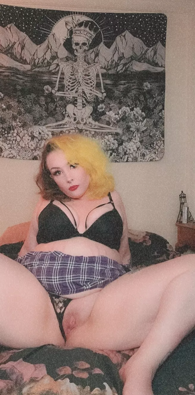 I wanna fuck a Reddit user, could you handle me? 🤪