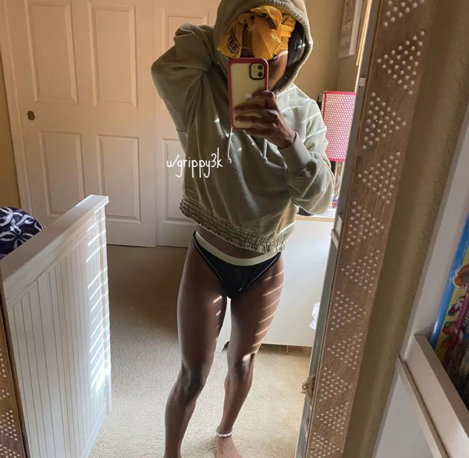 I want my pussy ducked and a dick down my throat. 😈😩