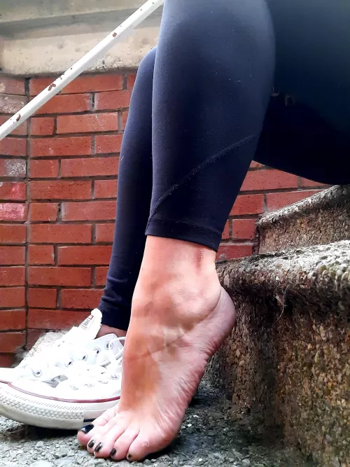 I want to put my sweaty foot on you after a long day 😏