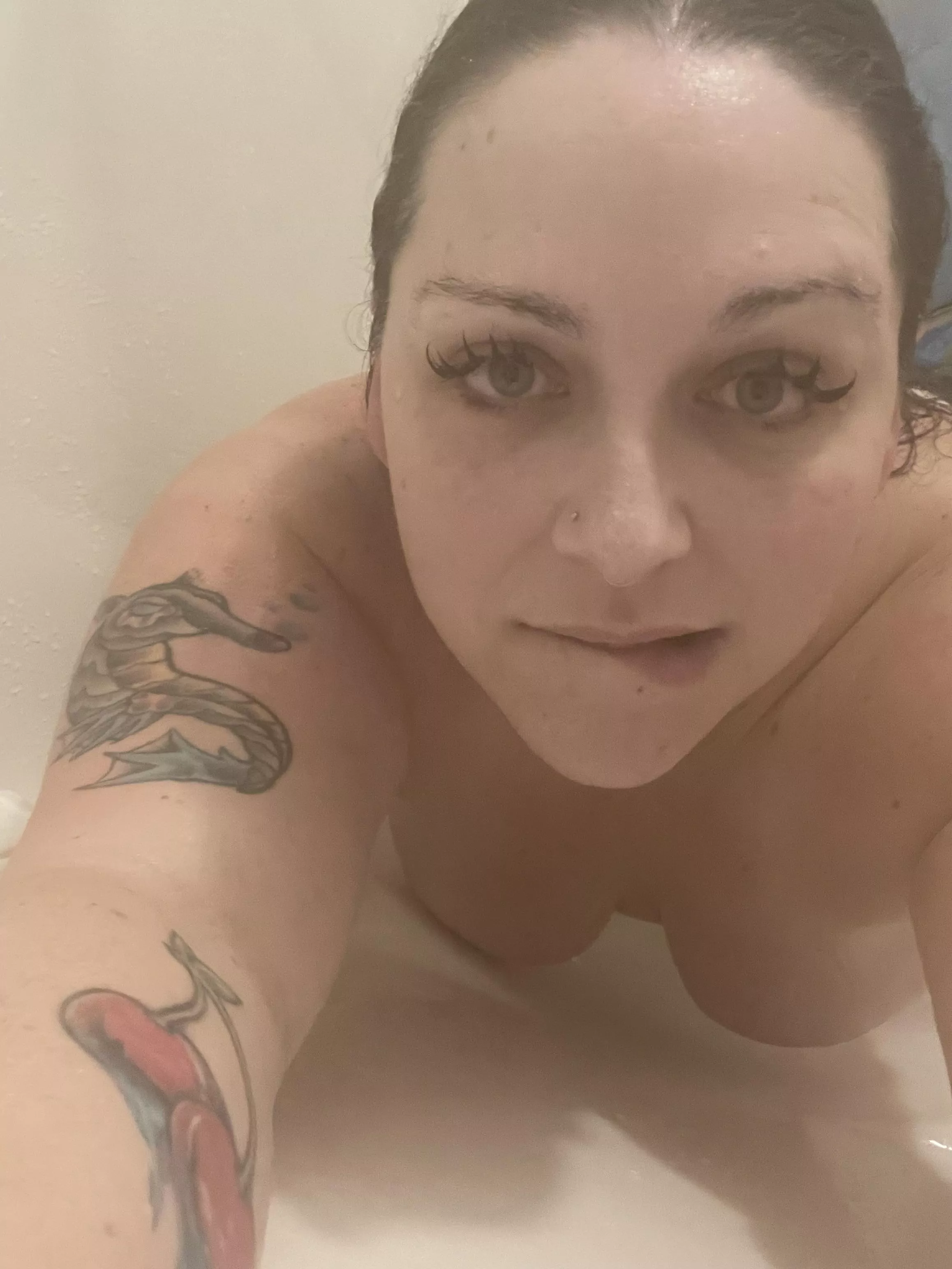I was feeling so dirty.. had to take a hot shower 😻