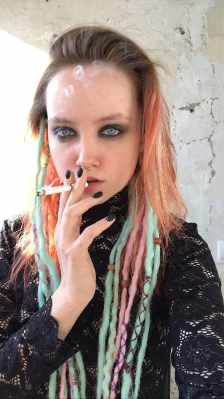 I wonder if you'd jerk off to my nudes if I send you some