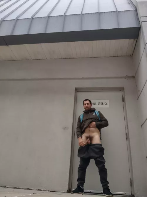 I would never wear Hollister