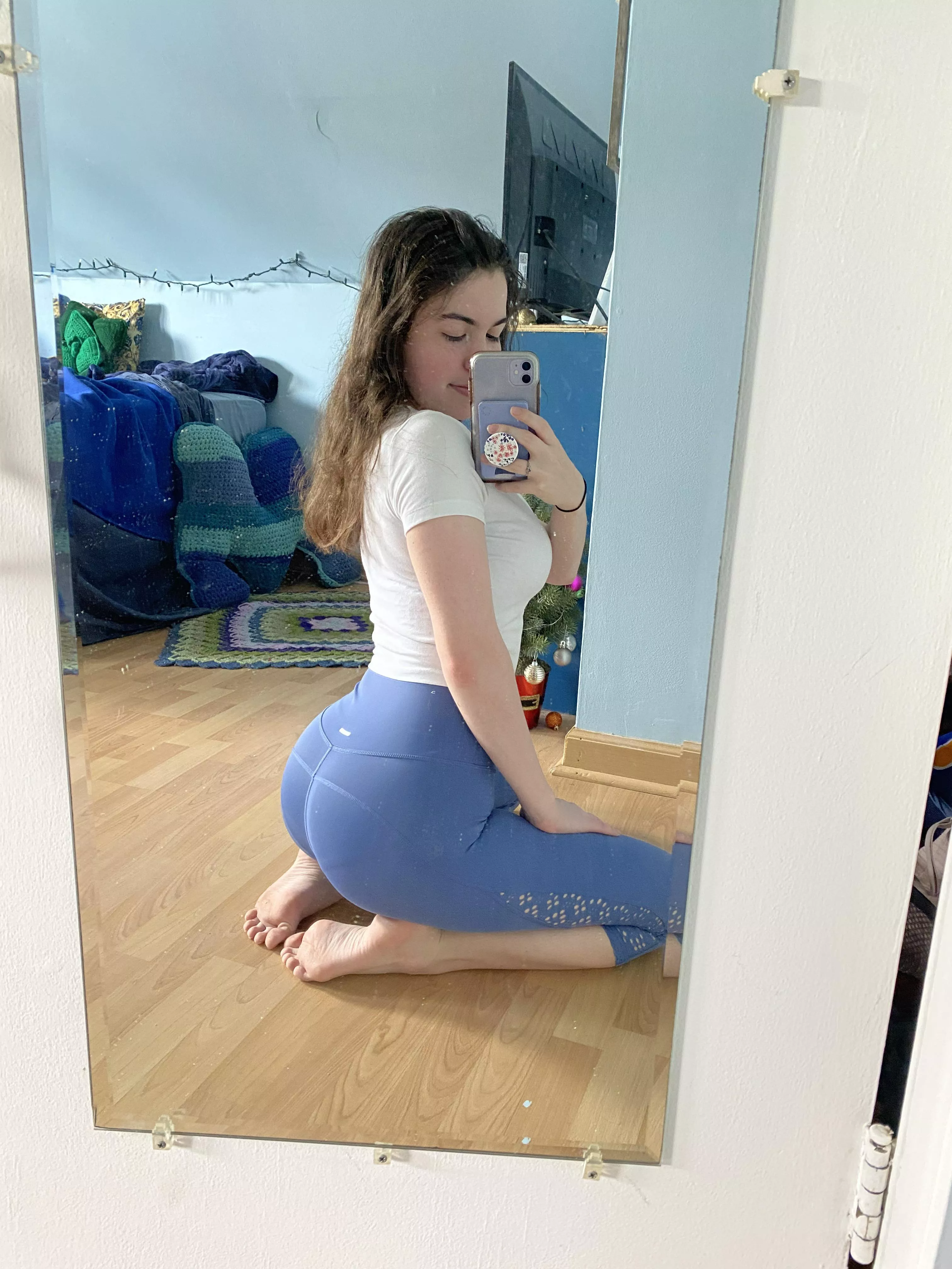 i’d love for you to pound this ass during class😘