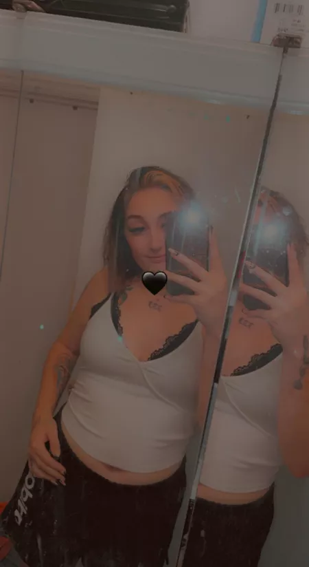 I’ll cheat on my husband with you if you subscribe to my of 😘 link in comments!