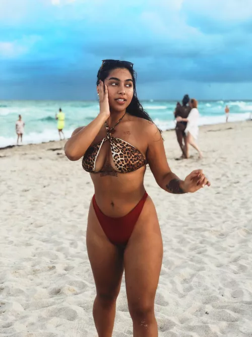 I'll hypnotize you with my curves