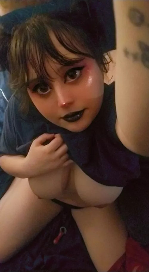 ~I'll look into your eyes while I milk your cock for every last drop 😘..~