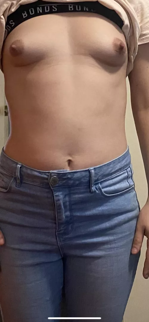 I’m 23 she’s 24 come kik me and I will share a few photos of each others girls. 😍 kik jameslee9888