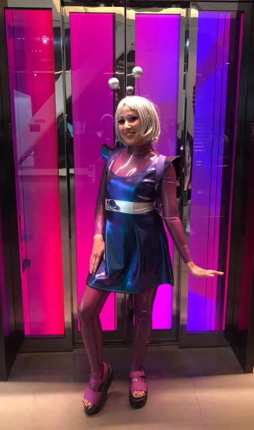 Im a day late but I was really proud of how I put together my Halloween costume 👾 so much fun being in latex in public 👾