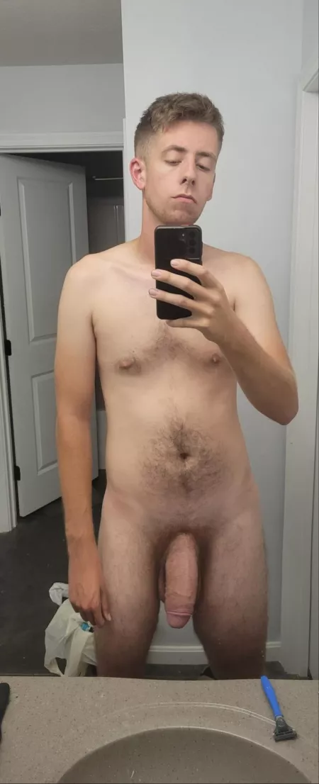 I'm a skinny guy hung with a 10lb slab of meat