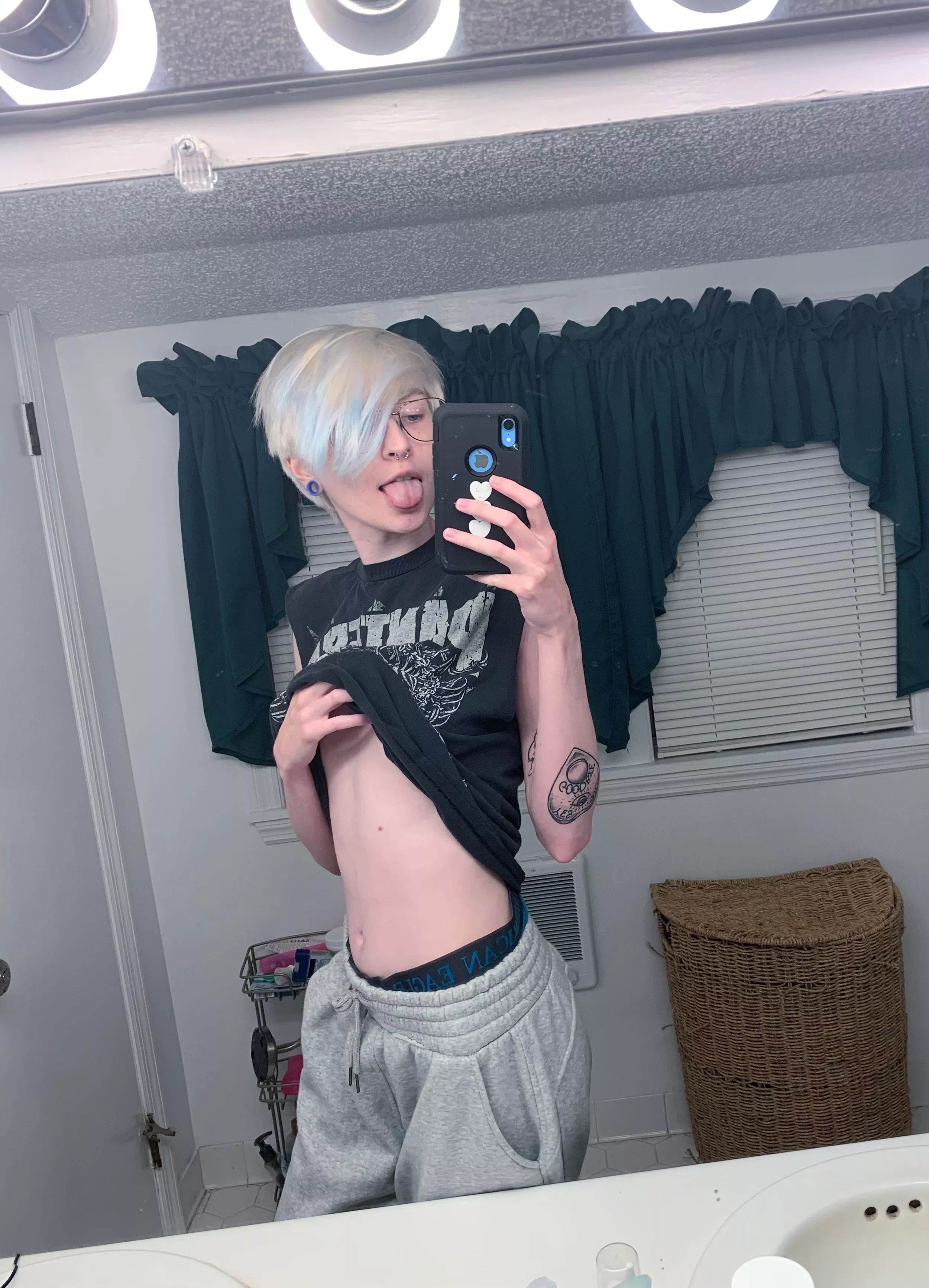 I’m blonde boi now💙