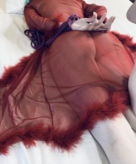 I’m definitely more BDSM lite but do love being tied up [F]