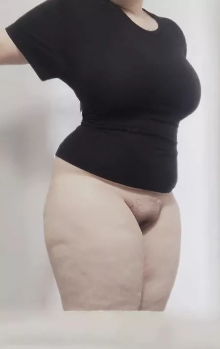 I’m dying for some attention 🥵