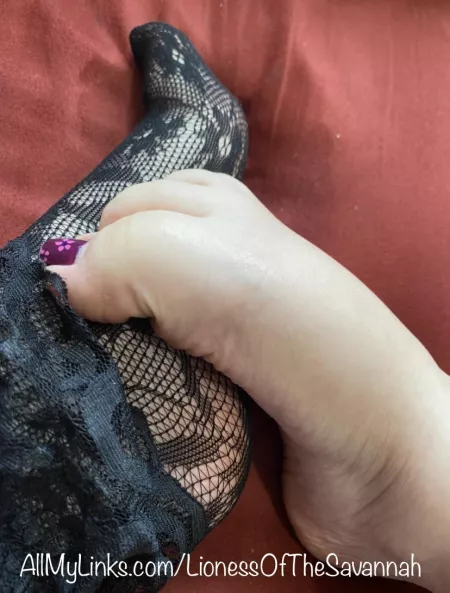 I’m getting a pedicure tomorrow… What color should I get?! 😋