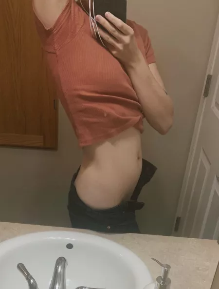 I’m honestly frustrated that I have to get dressed 🙃😩