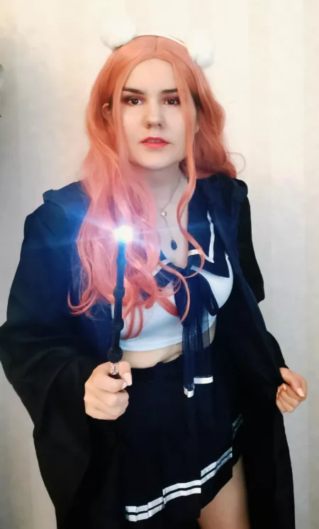 I'm Julia Finn and I am going to cast a love spell on you!