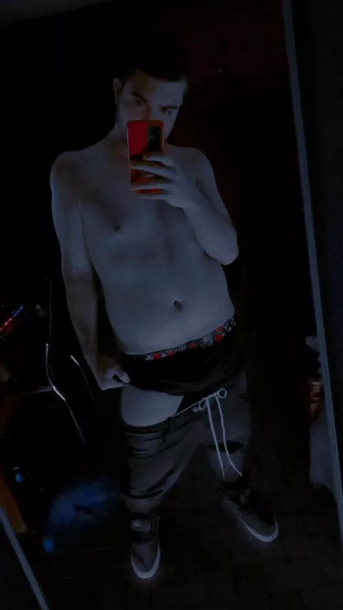 Im looking for a Chubby to play 🎮🐷. Anyone hot here 🔥 ? Chat me to have fun 😈