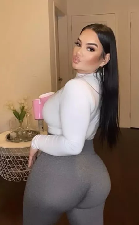 I’m new here ! Say hello don’t be rude 😛😘