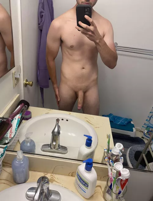 I’m sure you’d appreciate this more than my boring ass girlfriend 😅(m) 24