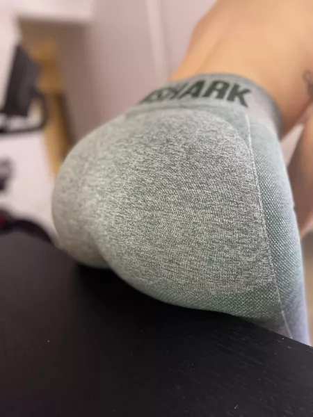 I’m your yoga girl, how do you like my ass ? 🍑😏😇
