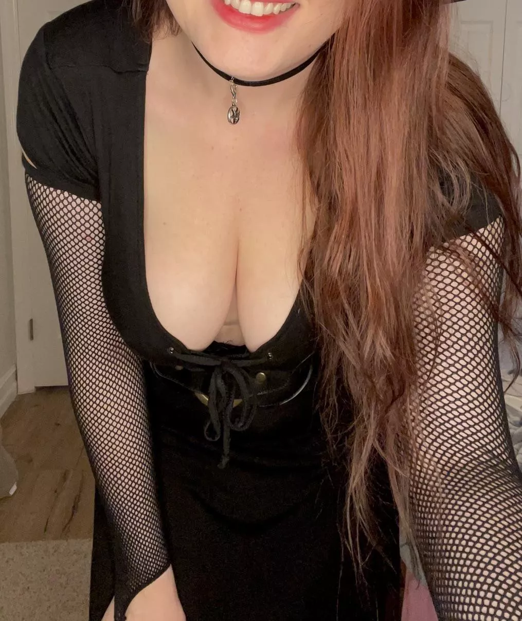 Is it obvious when I bend forward? 🤔