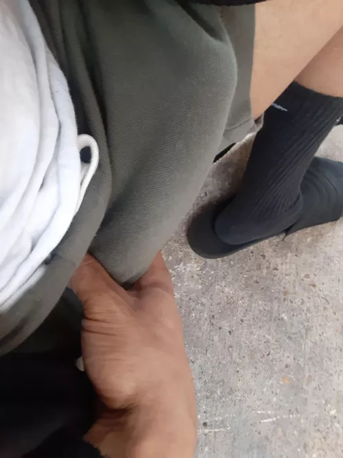 Is that a banana in my pants or am I happy to see you🍆😝