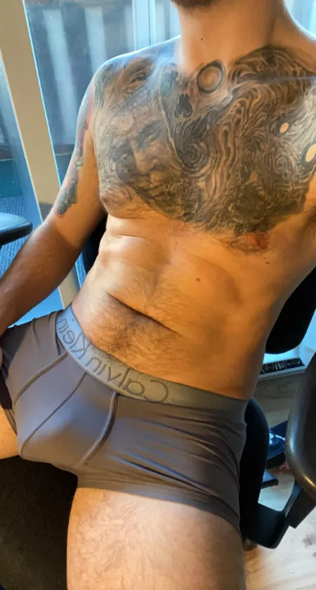 Is that a gamer body type you would be looking for ?