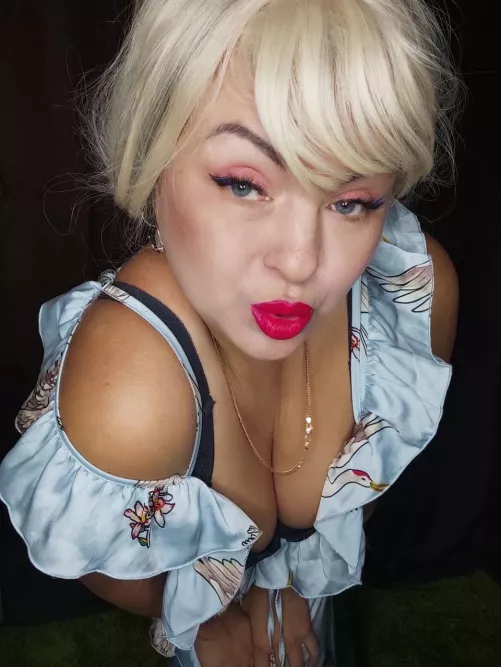 It's cool now, took some pictures of what I look like now, decided to go shopping to buy some new underwear殺