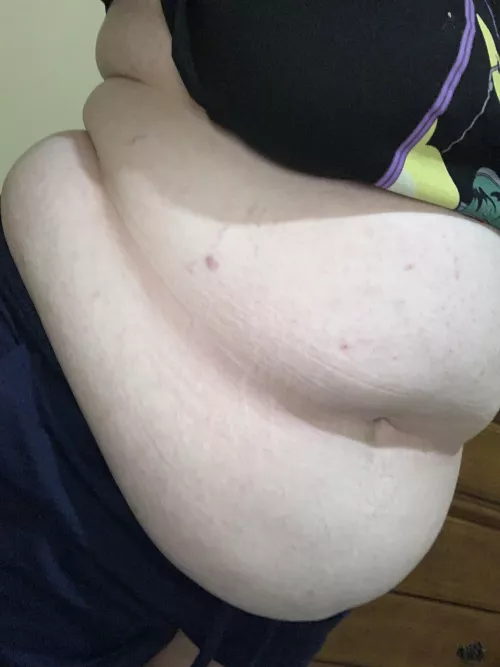 It’s getting pretty easy to push people around with how heavy and fat I am! Kik ca0600