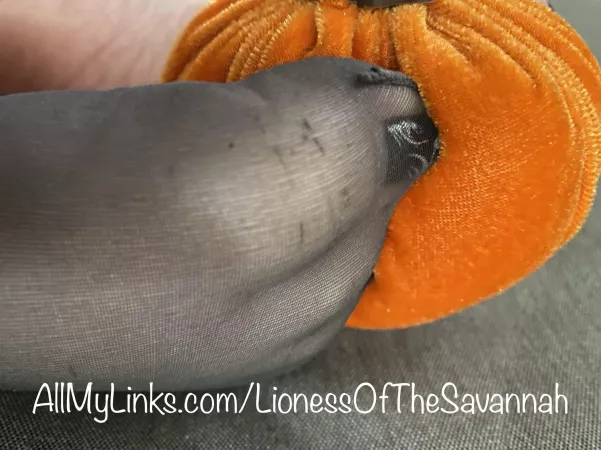 It’s Halloween season! 🎃 Don’t you wish something else was between my feet instead? 😏