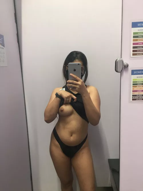 It’s hard to take the pics by myself, would YOU mind to assist me please?