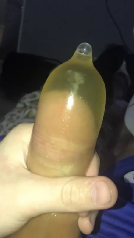it’s nice to cum in a piss filled condom 😘M18