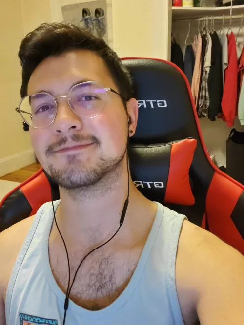 I've been losing the battle to public transportation so I will be sitting in this chair instead😂