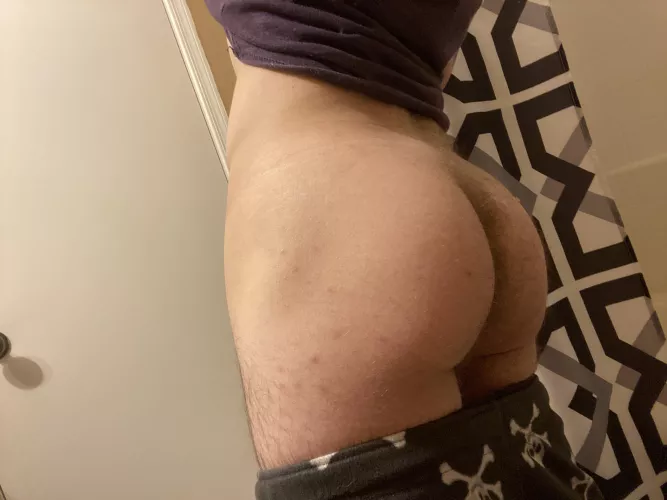 ive got a m(20)assive soft spot for bears, so you guys get first dibs ♥️