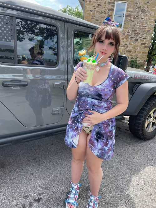 Ive never had a job so i dont really know what i would and wouldn't wear to work :D lol