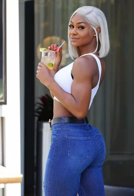 Jade Cargill in blue jeans ❤❤❤